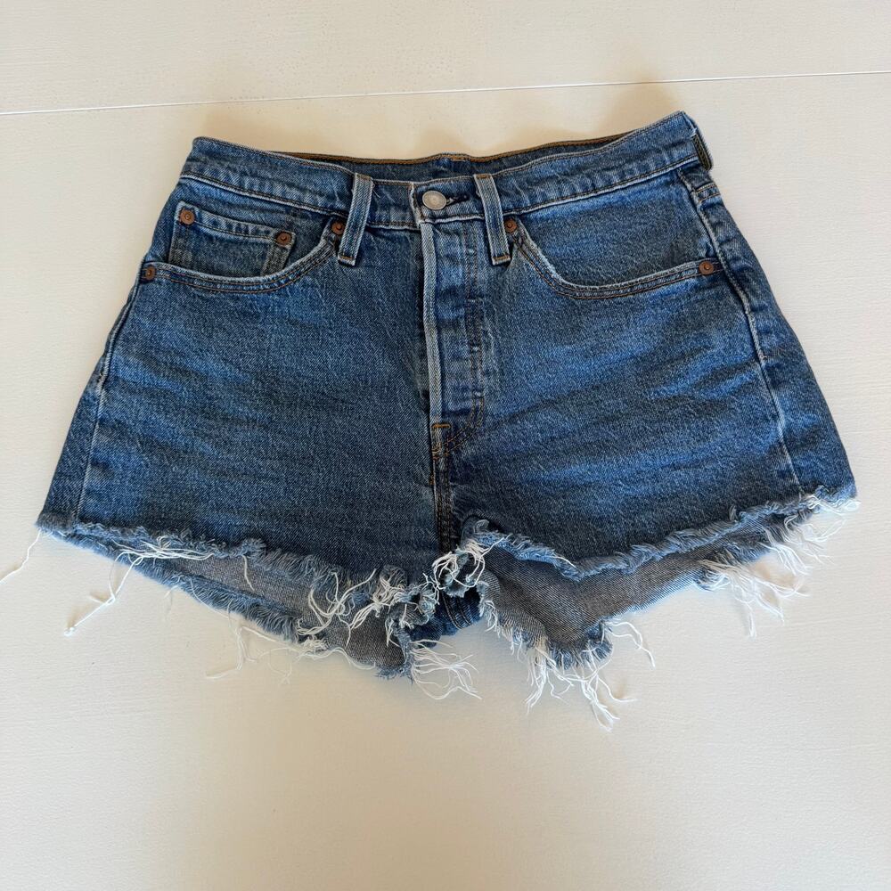Leviโs 501 Womenโs High Rise Denim Cutoff Shorts 26W 2.5" 5-Pocket Raw Hem